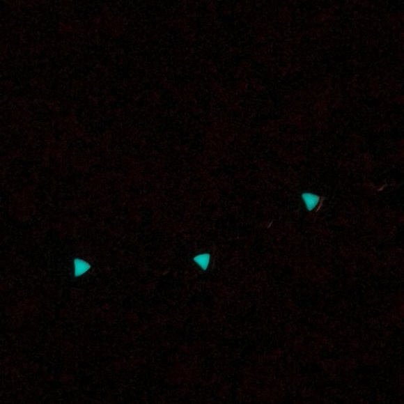 Stainless steel anklet with glow in the dark hearts. - Picture 4 of 6